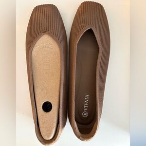VIVAIA Square-Toe V-Cut Flats (Margot‎ 2.0) Espresso Size 7.5 new in box